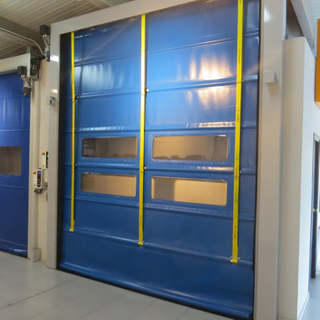 Puerta apilable de PVC de alta velocidad a prueba de viento